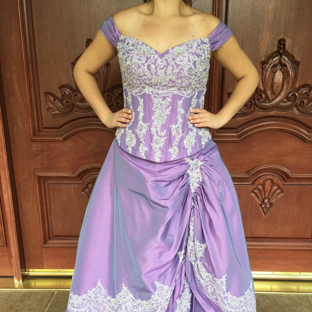 Lavender Prom/Sweet 16/Quinceañera Dress size 14